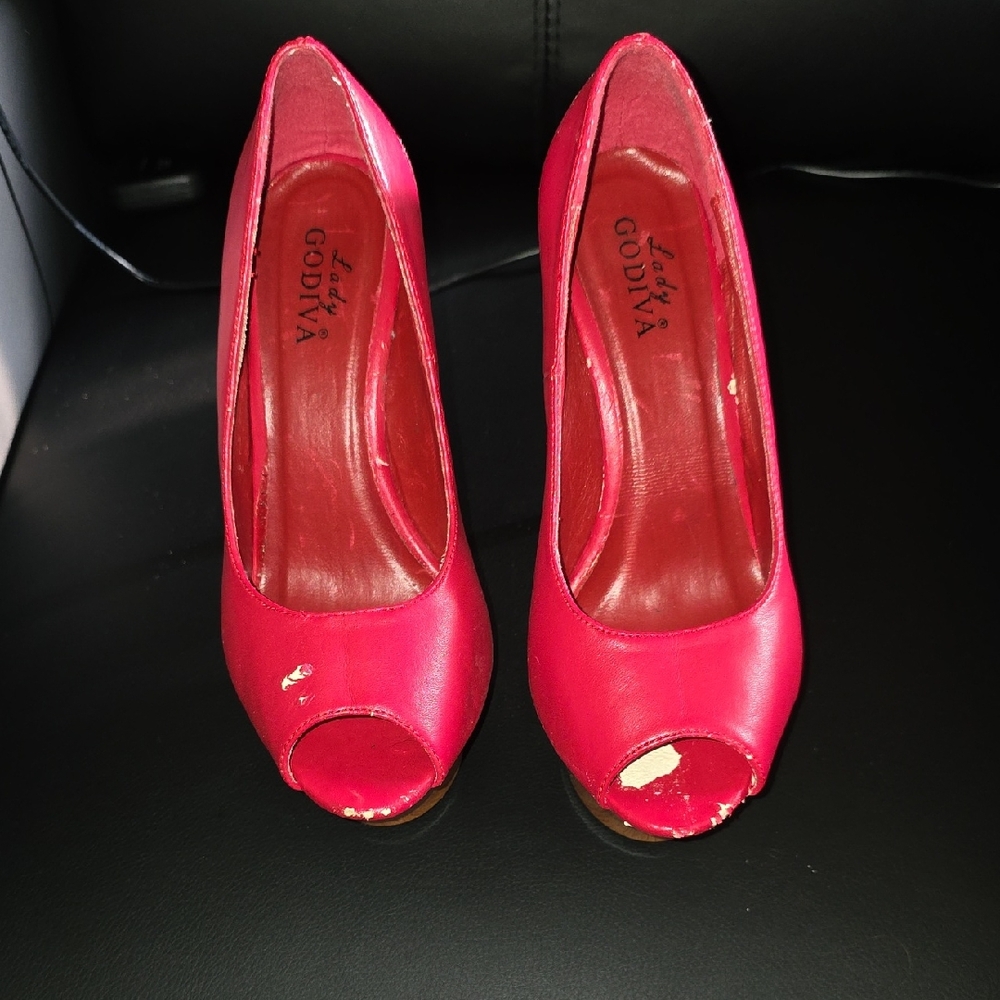 Diva Women's Vibrant Pink Peep Toe Heels